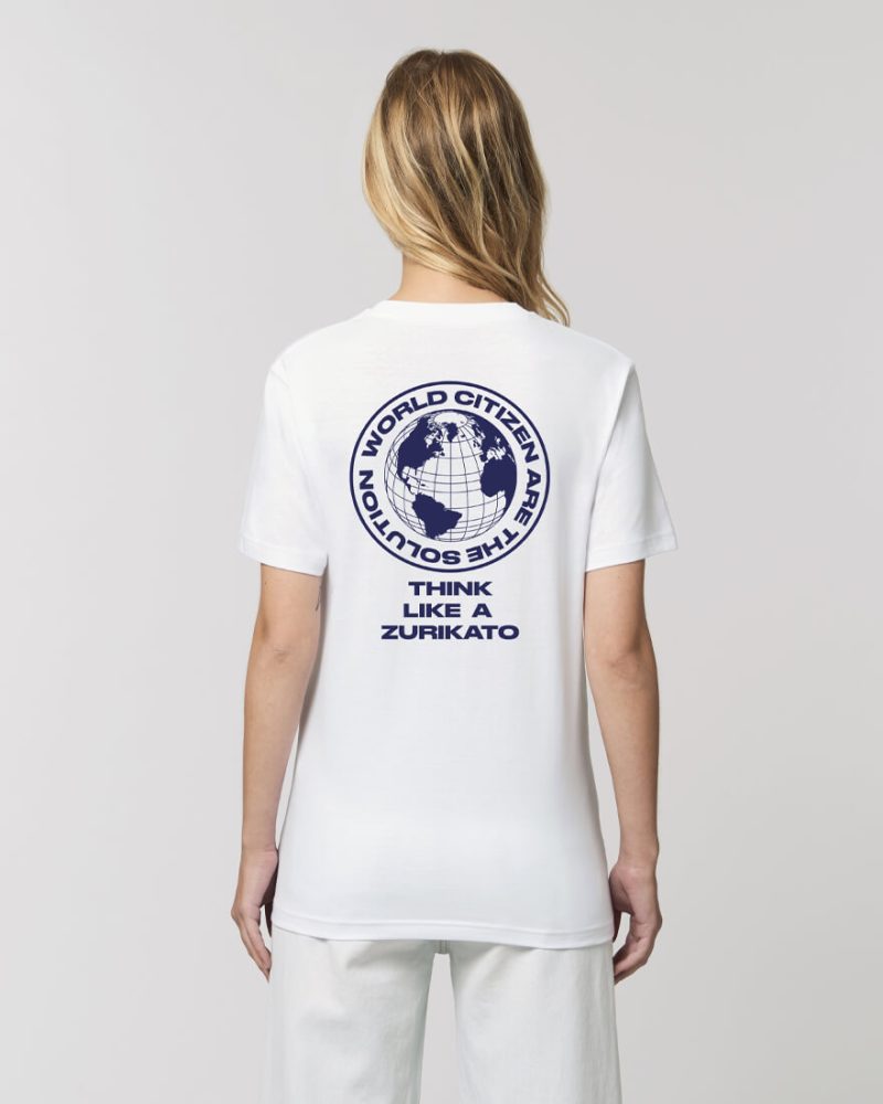 Camiseta orgánica blanca chica ciudadano del mundo de espalda